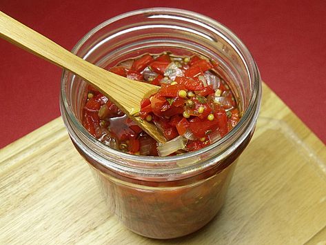 Sweet Pepper Relish Recipe | Mama Likes To Cook Pickling Peppers, Pepper Relish Recipe, Sweet Pepper Relish, Homemade Relish, Canning Basics, Red Pepper Relish, Kitchen Vocabulary, Hot Pepper Relish, Pepper Jam