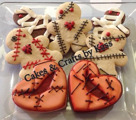 Voodoo Doll Cookies, Scary Valentine, Scary Halloween Cookies, Halloween Deserts, Doll Cookies, Monster Valentines, Valentine Sugar Cookies, Halloween Cookies Decorated, Spooky Food