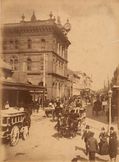 George St,Sydney with the General Post Office in the late 1800s. Australia Weather, General Post Office, Australia History, Sydney City, Australian History, Victorian Photos, Daylight Savings Time, Hidden Camera, Inner City