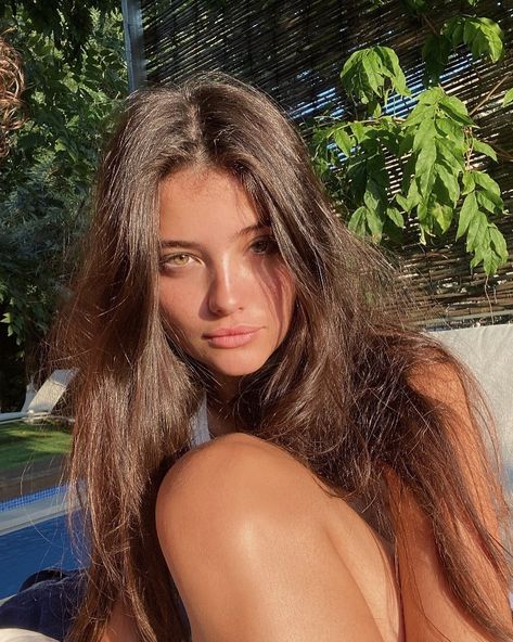 Blanca Soler on Instagram: “🐒” Face Claims Female Brunette Green Eyes, Brown Hair Face Claim, Brunette Face Claim, Dr Claims, Brunette Green Eyes, Brown Hair Green Eyes, Baekhyun Chanyeol, Girl With Brown Hair, Addicted Series