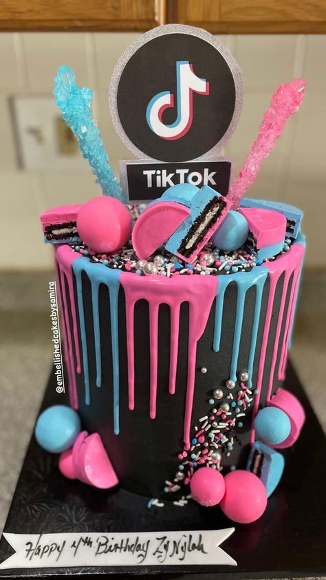 Tiktok Cake Design, Tiktok Birthday Cake, Tiktok Cake, Butterfly Birthday Cakes, Ice Cake, Cake Making, Themed Birthday Cakes, Drip Cake, Cake Box