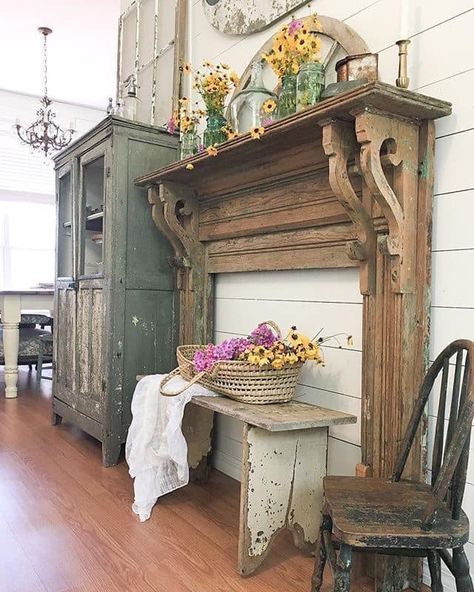 Diy Fireplace Decor, Fireplace Mantels Ideas, Fireplace Vintage, Antique Fireplace Mantels, Faux Fireplace Mantels, Fake Fireplace, Faux Fireplace Diy, Vintage Fireplace, Fireplace Mantle Decor