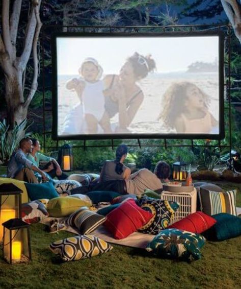 Outdoor Movie Projector Screen, Movie Outdoor, Movie Projector Screen, Adult Summer Camp, Backyard Movie Theaters, Cool Backyard, Backyard Movie, Super Party, Movie Theaters