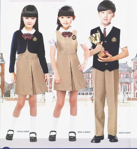 School Picture Outfits, Japanese Elementary School, Japan School Uniform, Engagement Photo Outfits Fall, School Uniform Kids, School Uniform Fashion, School Uniform Outfits, Color Combos Outfit, Outfits Baggy