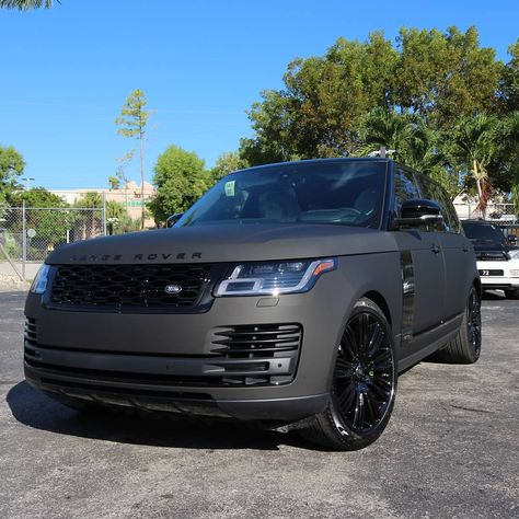 2019 Range Rover Supercharged... Wrapped Matrix black, All Accents Painted Gloss Black, Brake Calipers Painted Lime Green, Upgraded 22"… Matte Black Range Rover, Black Range Rover, Pink Range Rovers, Dream Cars Range Rovers, Range Rover Black, Tmax Yamaha, Range Rover Car, Luxury Cars Range Rover, Range Rover Supercharged