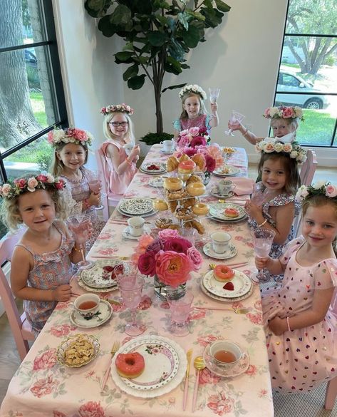 Toddler Tea Party, Princess Tea Party Birthday, Kids Tea Party, Fairy Garden Birthday Party, Princess Theme Birthday, Fairy Tea Parties, Garden Rustic, Girls Tea Party, Princess Tea Party