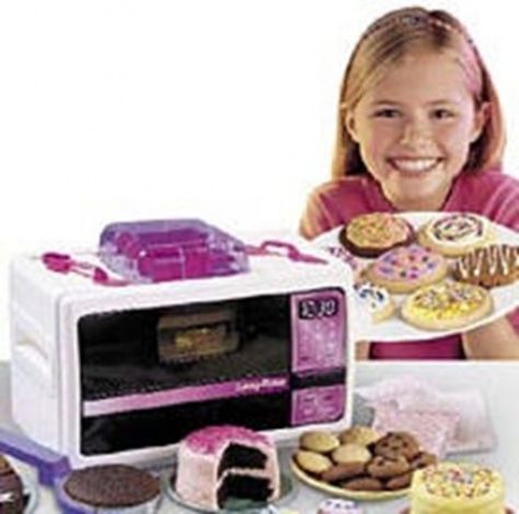 Homemade Easy Bake Oven Recipes! These are so much better than the expensive mixes! Easy Bake Oven Refills, Oven Desserts, Easy Bake Oven Mixes, Easy Bake Oven Recipes, Oven Diy, Easy Bake Oven, Easy Bake, Mish Mash, Baking With Kids