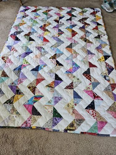 Zig Zag Quilt Chevron Quilts, Zig Zag Quilt, Quilt Tutorial, Chevron Quilt, Crochet Knitting, Quilt Sewing, Sewing Tutorials, Zig Zag, Written By