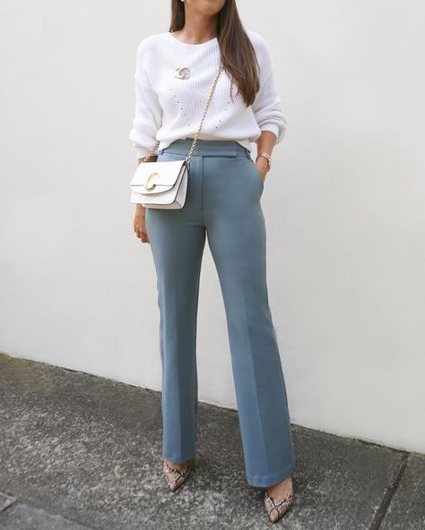 Josephine | Personal Stylist on Instagram: "{Trousers for inverted triangle body shapes} 🔻 If you are… widest around your shoulders & or bust and your hips and legs are narrower than your shoulders then you may be an inverted triangle body shape. If that’s the case, your best trousers are going to be ones that drawer attention to your legs which are your assets. So opt for trousers with colour, print, texture or structure like the one I’m wearing which is a beautiful structured tailored flar Duck Egg Blue Colour, Inverted Triangle Body Shape, Triangle Body Shape, Sydney Style, Print Texture, Corporate Style, Inverted Triangle, Colour Print, Winter 2022