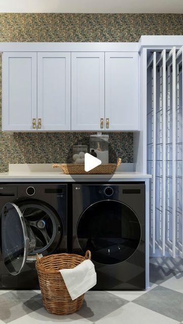 Style & Structure on Instagram: "Transform your laundry 🧺 room into an organized haven with these essential features:  🌿Closed and Open Storage: Maximize space and efficiency with a mix of closed cabinets to hide clutter and open shelves for easy access. Don’t forget to include hanging space for delicates and freshly ironed clothes.   - #laundryroomdesign #StorageSolutions #OrganizedHome  🌿Built-in Drying Racks: Say goodbye to bulky, freestanding drying racks. Built-in drying racks save space and are perfect for air-drying your clothes.   - #DryingRacks #SpaceSaver #LaundryHacks  🌿Roll Out Drawers for Laundry Baskets: Keep your laundry baskets out of sight and your space tidy with roll-out drawers. They’re convenient and help maintain a clean look.  - #laundryroomideas #StorageIdeas #h Built In Drying Rack Laundry, Castle House Interior, Drying Cabinet, Hide Clutter, Laundry Room Drying Rack, Organizing Laundry, Small Laundry Room Makeover, Laundry Cabinets, Drying Racks