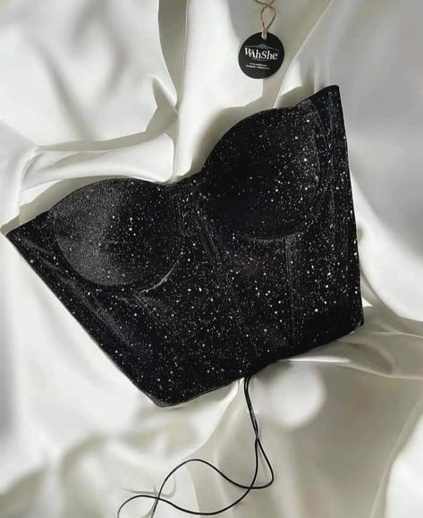 Sparkly Corset, Corset Fashion Outfits, Sparkly Outfits, Post Pregnancy Fashion, Corset Fashion, Causual Outfits, Pretty Lingerie, Looks Chic, Bustiers