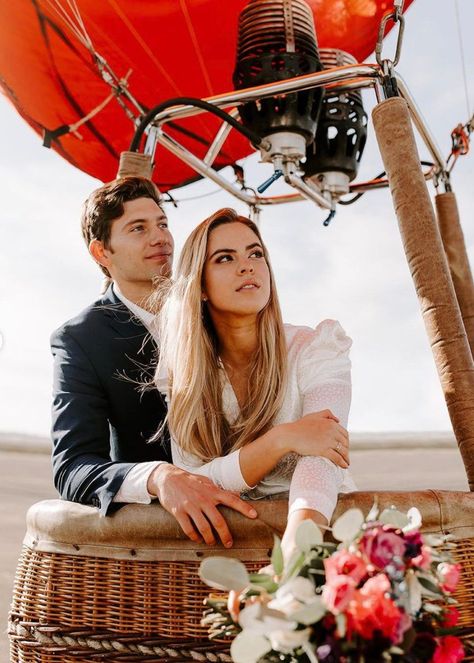 Unique and romantic Bride and groom photo idea | Modern Hot Air Balloon Elopement | Amelia and Austin in San Marcos, Texas | Videographer: Purely Films | Click on the link to see more wedding film and video inspiration on LoveStoriesTV.com Hot Air Balloons Photography, Hot Air Balloon Wedding, San Marcos Texas, Balloon Pictures, Video Inspiration, Bride And Groom Photo, Groom Photo, Engagement Poses, Romantic Bride