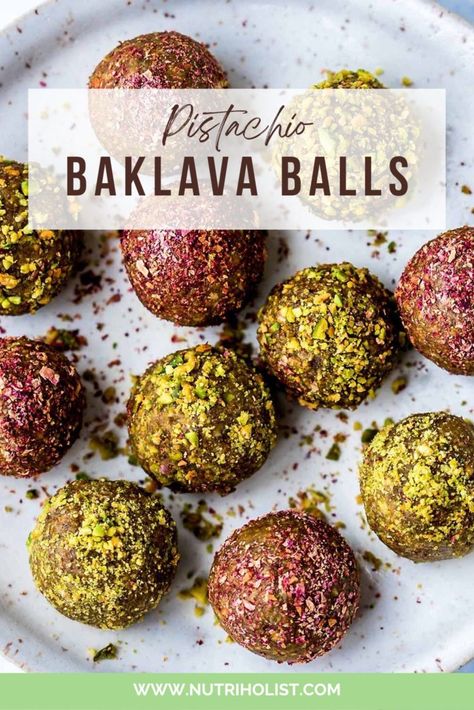 These Pistachio Baklava Balls are made with wholesome ingredients like pistachios, rolled oats, and raw honey, and are packed with flavor and nutrition. They’re also gluten-free, dairy-free, and refined sugar-free and can be made in less than 15 minutes! Diwali Sweets Recipe, Pistachio Dessert, Pistachio Baklava, Baklava Recipe, Diwali Sweets, Yummy Healthy Snacks, Homemade Sweets, Low Carb Vegan, Indian Dessert Recipes