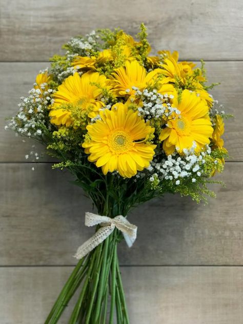 Politeness is the flower of humanity. Joseph Joubert  #flowers #bouquet #flowerdeliverywesthollywood #florist #floral Yellow Daisy Bouquet, Yellow Flowers Bouquet, Daisy Bouquet Wedding, Birthday For Mom, Yellow Daisy Flower, Pico Rivera, Yellow Bouquets, Tiny White Flowers, Daisy Wedding