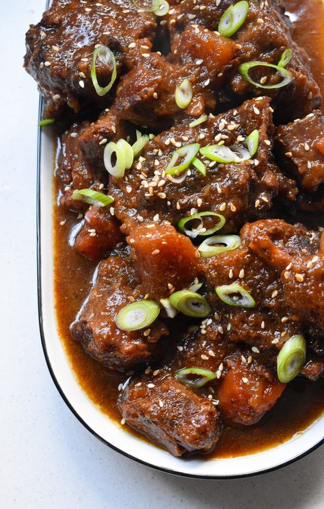 Korean Braised Oxtail – The Big Tasty Bite Oxtail Recipes Korean, Oxtail Recipes Asian, Korean Braised Oxtail, Instant Pot Oxtail Recipes Easy, Filipino Oxtail Recipes, Oxtail Seasoning Recipe, Beef Oxtail Recipes, Braised Oxtail Recipes, Asian Crockpot Recipes