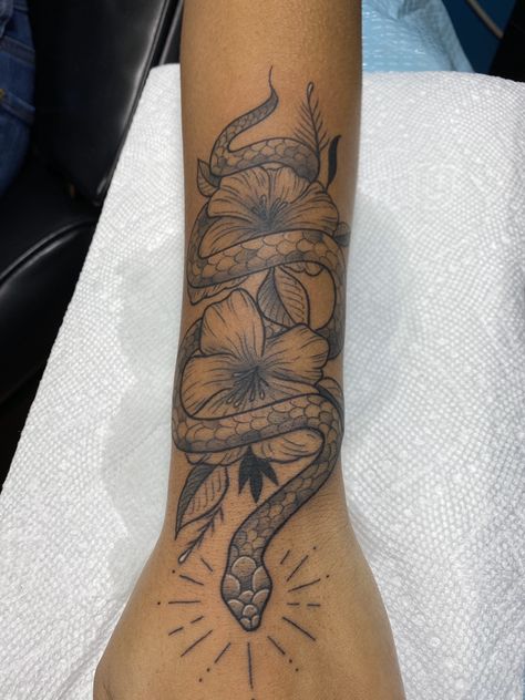 Arm Sleeve Tattoos For Women, Girl Arm Tattoos, Cute Hand Tattoos, Sharpie Tattoos, Forearm Sleeve Tattoos, Tattoos For Black Skin, Forearm Tattoo Women, Pretty Tattoos For Women, Tatuaje A Color