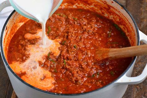 When to add milk to Bolognese sauce? About half way through cooking. Best Bolognese Recipe, Classic Bolognese, Bolognese Sauce Authentic, Italian Sauce Recipes, Best Bolognese Sauce, Slow Cooker Bolognese Sauce, Vegan Bolognese Sauce, Homemade Bolognese Sauce, Slow Cooker Bolognese