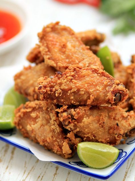 Chicken Wings Aesthetic, Chicken Wings Marinade, Wings Marinade, Best Wing Sauce, Chicken Wing Sauce Recipes, Wings Aesthetic, Chicken Wing Recipes Fried, Slow Cooker Thai Chicken, Wing Sauce Recipes