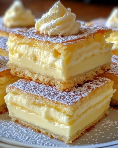 Vanilla Custard Squares, Vanilla Custard Cream Squares Recipe, Vanilla Custard Cream Squares, Custard Recipe Easy, Best Freeze Dried Food, Square Recipes, Easy Pie Recipes, Custard Recipes, Vanilla Custard