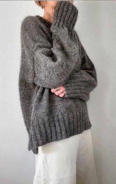 Cozy Sweater Outfits, Cozy Sweaters Outfits, Sassy Outfit, Looks Street Style, Cozy Sweater, Knit Fashion, Cozy Knits, Knitting Inspiration, White Pants