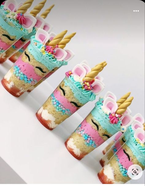 Desserts Cute, Unicorn Birthday Party Cake, Rose Cakes, Cake Unicorn, Unicorn Desserts, Unicorn Treats, Cake Cups, Unicorn Birthday Party Decorations, Cake Cup