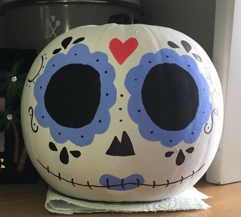 Day Of The Dead Pumpkin Painting Ideas, Pumpkin Painting Sugar Skull, Pumpkin Painting Ideas Dia De Muertos, Day Of The Dead Painted Pumpkins, Calavera Pumpkin Painting, Catrina Pumpkin Painting, Day Of The Dead Pumpkin Painted, Mexican Pumpkin Painting, Easy Pumpkin Painting Ideas Simple