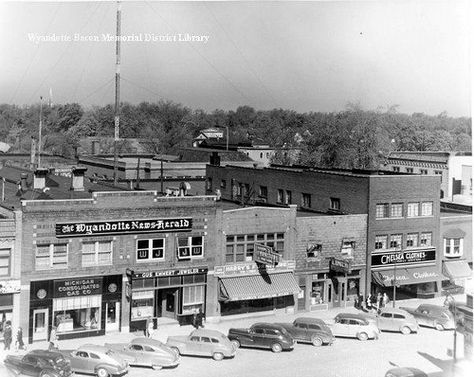 WYANDOTTE: Downtown's Media Section (1940s) | The Wyandotte … | Flickr Downriver Michigan, Grosse Ile Michigan, Wyandotte Michigan, Wyandotte County, Michigan History, Vintage Detroit, Gas Company, Wayne County, Vintage Michigan