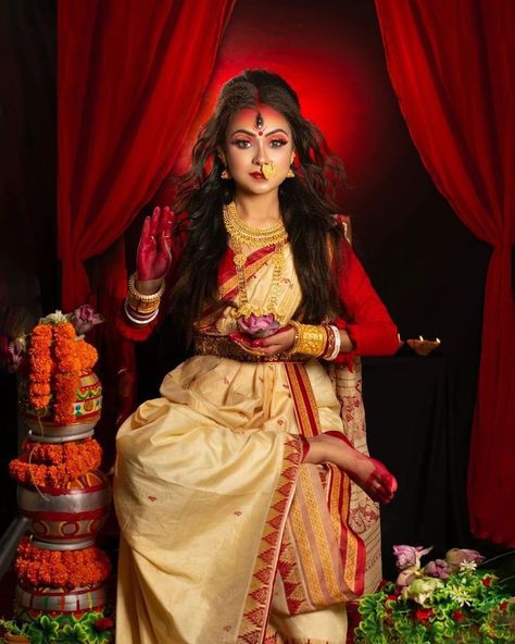 Durga Photoshoot, Devi Photoshoot, Maa Shakti, Love Couple Images Hd, Bakgerand Photo, Navratri Devi Images, Adi Shakti, Maa Laxmi, Concept Shoot