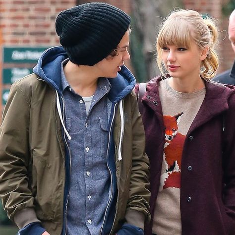 Taylor Swift And Harry Styles, Taylor Swift Profile, Harry Taylor, Harry Style, Harry Styles Outfit, Divorced Parents, Blake Griffin, Divorce And Kids, All About Taylor Swift