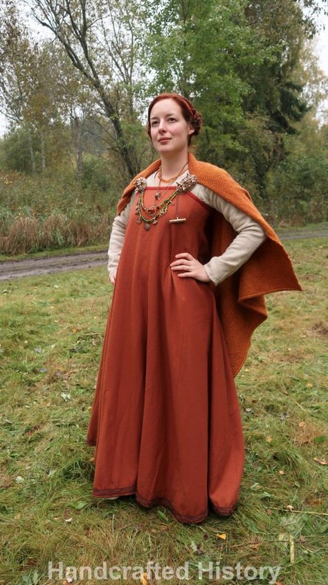 Viking Outfit, Costume Viking, Viking Garb, Kawaii Clothes Goth, Viking Reenactment, Viking Dress, Medieval Clothes, Viking Costume, Viking Women