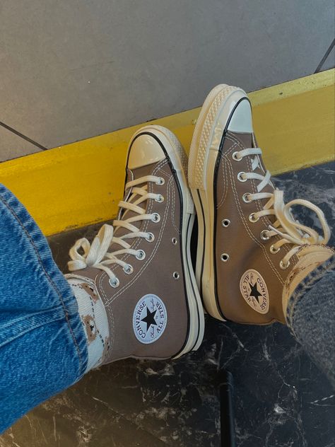 Light Brown Converse, Converse Men Outfit, Brown Converse Outfit, Chuck Taylor 70s, Converse 70, Tan Outfit, Chuck 70s, Brown Converse, Converse Brown