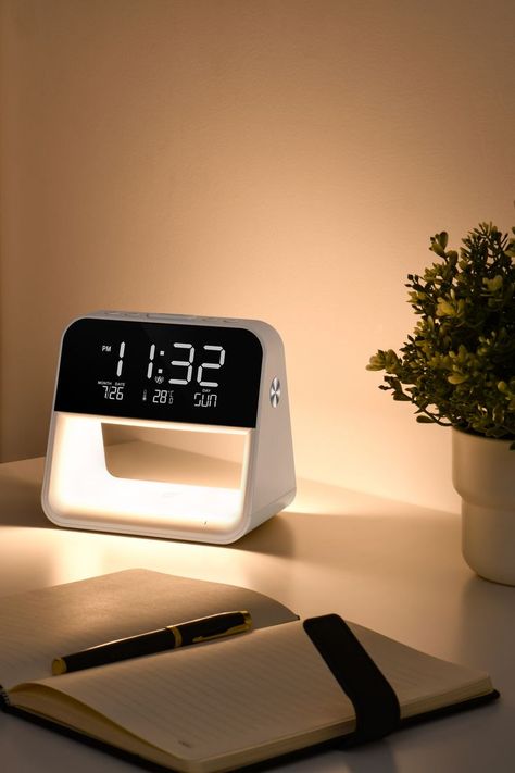 Alarm Clock Design, Dream Desk, Traditional Table Lamps, Traditional Table, Stylish Bedroom, Easy Diy Art, Bedside Table Lamps, Light Project