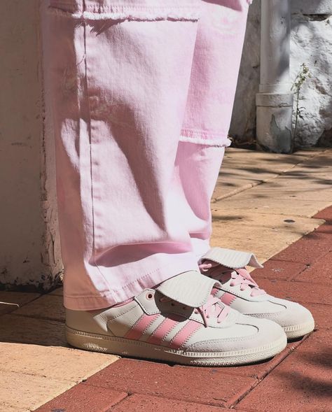 Coffee Fit 🎀 Shot for @essenciaofficial_ wearing new Baum SS24. Shot by @essenciaofficial_ #baumundpferdgarten #baum #pinkaesthetic #pinkoutfit #pinterestaesthetic #explore Pink Samba, Danish Fashion, Human Race, Adidas X, Straight Leg Denim, Girly Fashion, International Fashion, Designer Style, Pink Outfit