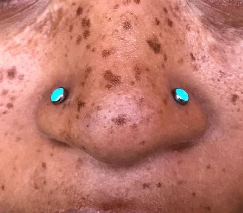 Nostril Piercing, Nose Jewelry, Interior Art, Body Jewelry, Piercings, Fashion Photography, Nose Ring, Gems, Turquoise