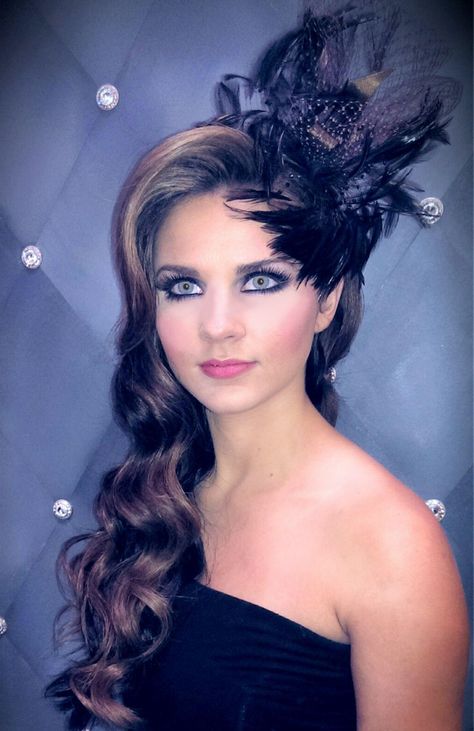 Vintage glamorous hairstyles with designer fascinator. #breederscup #santaanitapark # designer style Hair Updos For Weddings Guest, Wedding Guest Hair, Black Wedding Hairstyles, Medium Length Curly Hair, Fascinator Wedding, Events Planning, Guest Hair, Fascinator Hairstyles, Simple Wedding Hairstyles