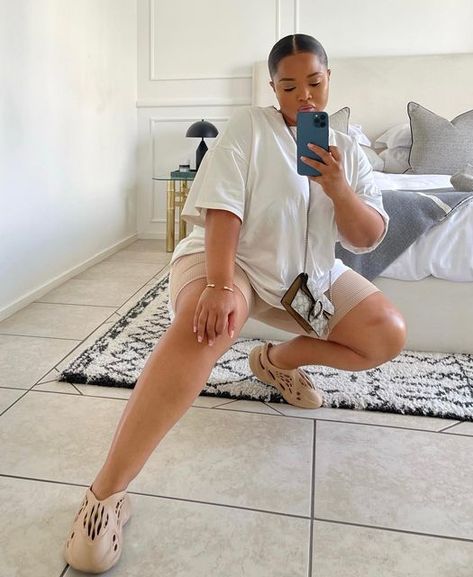 Lungile Thabethe on Instagram: "Still🤎" Lungile Thabethe, Be Still, Mirror Selfie, On Instagram, Instagram