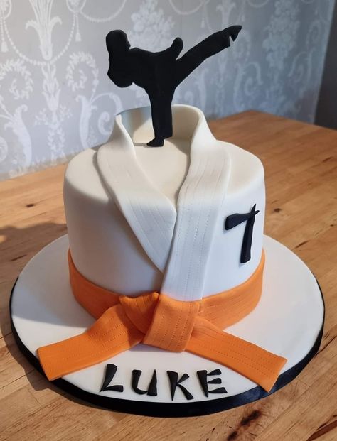 Judo Birthday Party Ideas, Jujitsu Cake Ideas, Taekwondo Cake, Taekwando Cake Ideas, Taekwondo Party Ideas, Judo Cake, Kickboxing Cake, Jiu Jitsu Party, Taekwondo Birthday Party Ideas