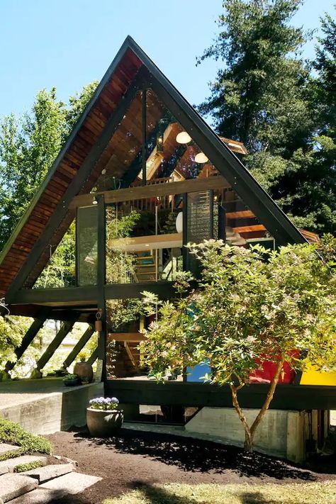 10 Most Unique Airbnbs To Stay In Seattle, Washington Pike Place Market, Pike Place, Space Needle, Seattle Washington, Seattle, Washington, Around The Worlds, Cabin, House Styles