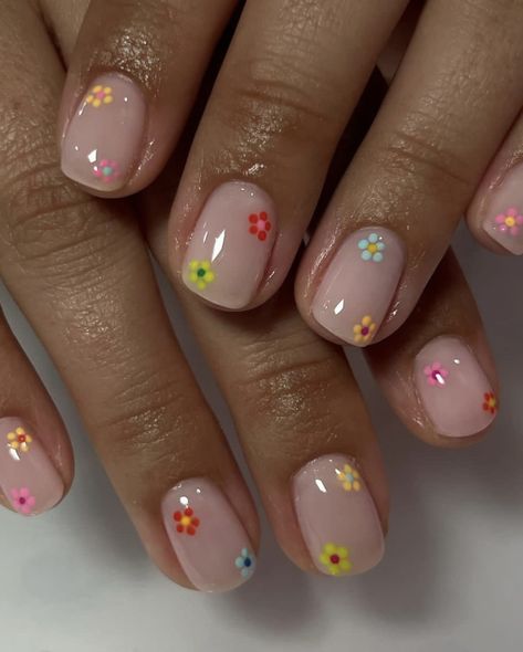 Cute Biab Nails Short, Easy Biab Nail Designs, Ultra Short Nails, Mini Nail Art, Nail Art On Natural Nails Short, Hot Pink Short Nail Designs, Flower Biab Nails, Easy Dot Nail Art, Tiny Flower Nails