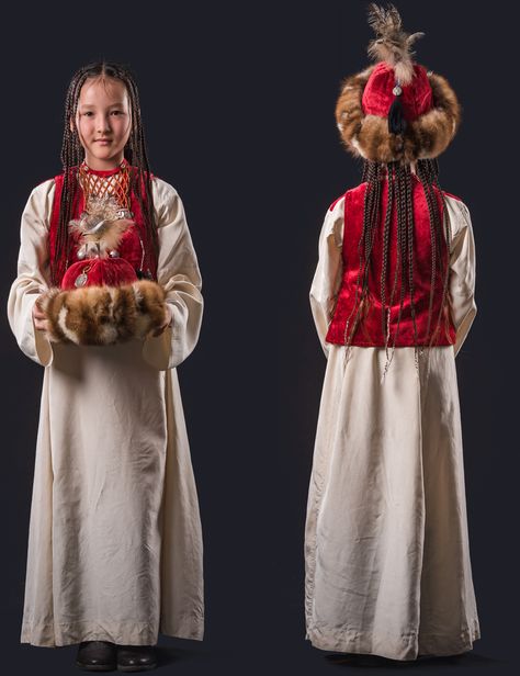 Kyrgyzstan Clothing, Turkey Clothes, Lego Animation, World Aesthetic, Toys Barbie, Anime World, Turkey Country, National Clothes, Traditional Costume