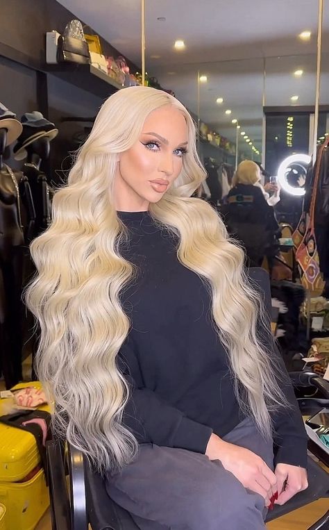 Christine Quinn Hair, Christine Quinn, Blonde Hair Inspiration, Long Blonde Hair, Blonde Bombshell, Shiny Hair, Cute Fits, Girly Girl, Summer Hairstyles