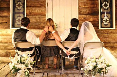 Best man and maid of honor photo! Maid Of Honor Best Man Photos, Bride Groom Best Man Maid Of Honor Wedding Pictures, Maid Of Honor And Best Man Entrance, One Maid Of Honor And One Best Man, Bride And Matron Of Honor Pictures, Head Table Wedding, Bridal Shower Planning, Marry You, Maid Of Honor