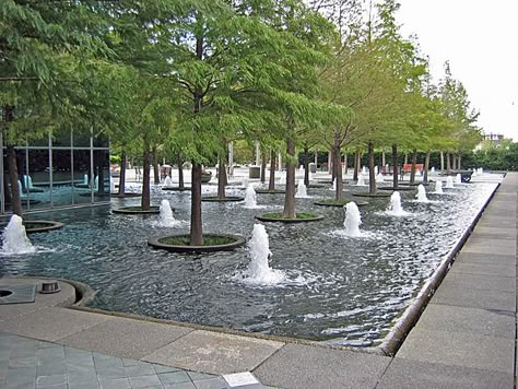 Fountain Place<br/>Photo by Charles Birnbaum:: ::The Cultural Landscape Foundation<br/><a href="/albums/fountain-place">View album</a> Fountain Plaza, Waterscape Design, Fountain Landscape, Water Architecture, Modern Fountain, Pool Water Features, Urban Landscape Design, Water Landscape, Fountain Design