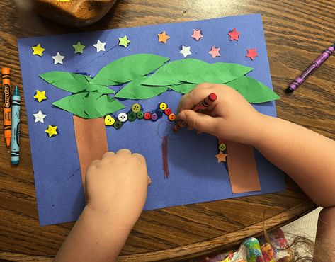 Sukkot Craft for Children of a Sukkah Scene Sukkah Ideas, Sukkot Crafts, Sukkot Decorations, Craft For Children, Feast Of Tabernacles, Paper Leaves, Kid Art, Sukkot, Glitter Decor