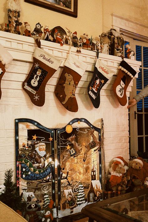 christmas home decorations fireplace stockings mantle fire cozy aesthetic Stocking Over Fireplace, Stocking Fireplace Ideas, Stockings Mantle, Stockings Fireplace, Christmas Mood Board, Fireplace Stockings, Future Christmas, Christmas Home Decorations, Cozy Aesthetic