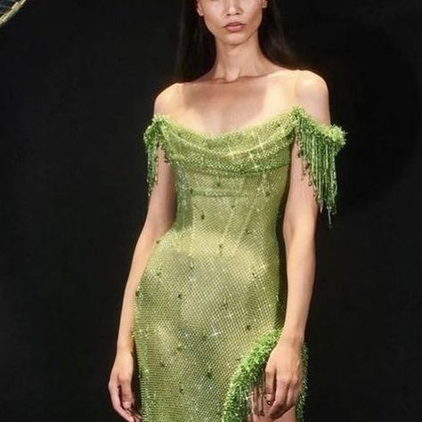 Designer Silk Green Dresses, Green Runway Dress, Green Runway Fashion, Hamda Al Fahim, Prom Dress Green, Debut Gowns, Award Show Dresses, Green Silk Dresses, Runway Fashion Couture