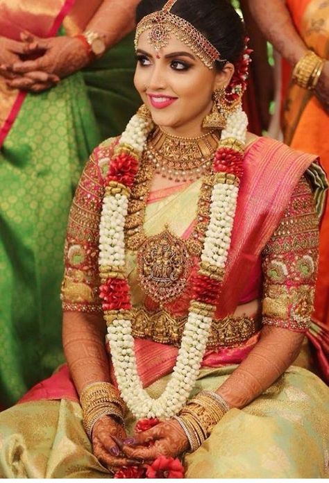 Malai Designs For Wedding, Muhurtham Malai Design, Maalai Designs For Engagement, Kalyana Malai Designs, Wedding Maalai Designs, Wedding Malai South Indian, Maalai Designs For Marriage, Marriage Malai Design, South Indian Wedding Garland