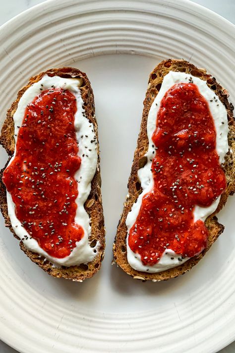 Cottage Cheese Sourdough, Cottage Cheese And Jam, Sourdough Toast Toppings, Cottage Cheese Sourdough Toast, Cottage Cheese Combinations, Whipped Cottage Cheese Toast, Cottage Cheese Toast Breakfast Ideas, Whipped Cottage Cheese Breakfast, Toast Combinations