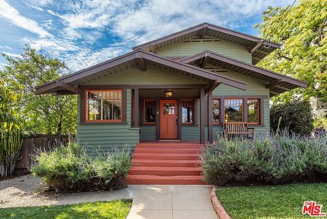 Craftsman House Colors, California Craftsman Bungalow, Craftsman Bungalow Exterior, Craftsman Home Exterior, California Craftsman, California Bungalow, Bungalow Exterior, Craftsman Exterior, Small Bedroom Ideas