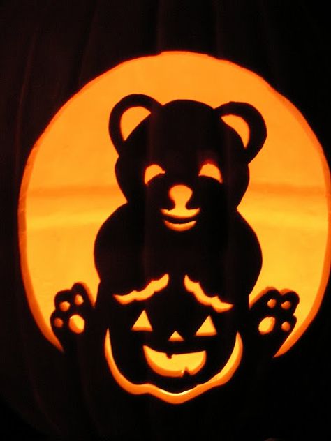 teddy bear!! jack-o-lantern Bear Pumpkin, Pumpkin Cravings, Stencils For Kids, Scary Halloween Pumpkins, Pumkin Carving, Halloween Pumpkin Carving Stencils, Amazing Pumpkin Carving, Pumpkin Pictures, Christmas Yard Art